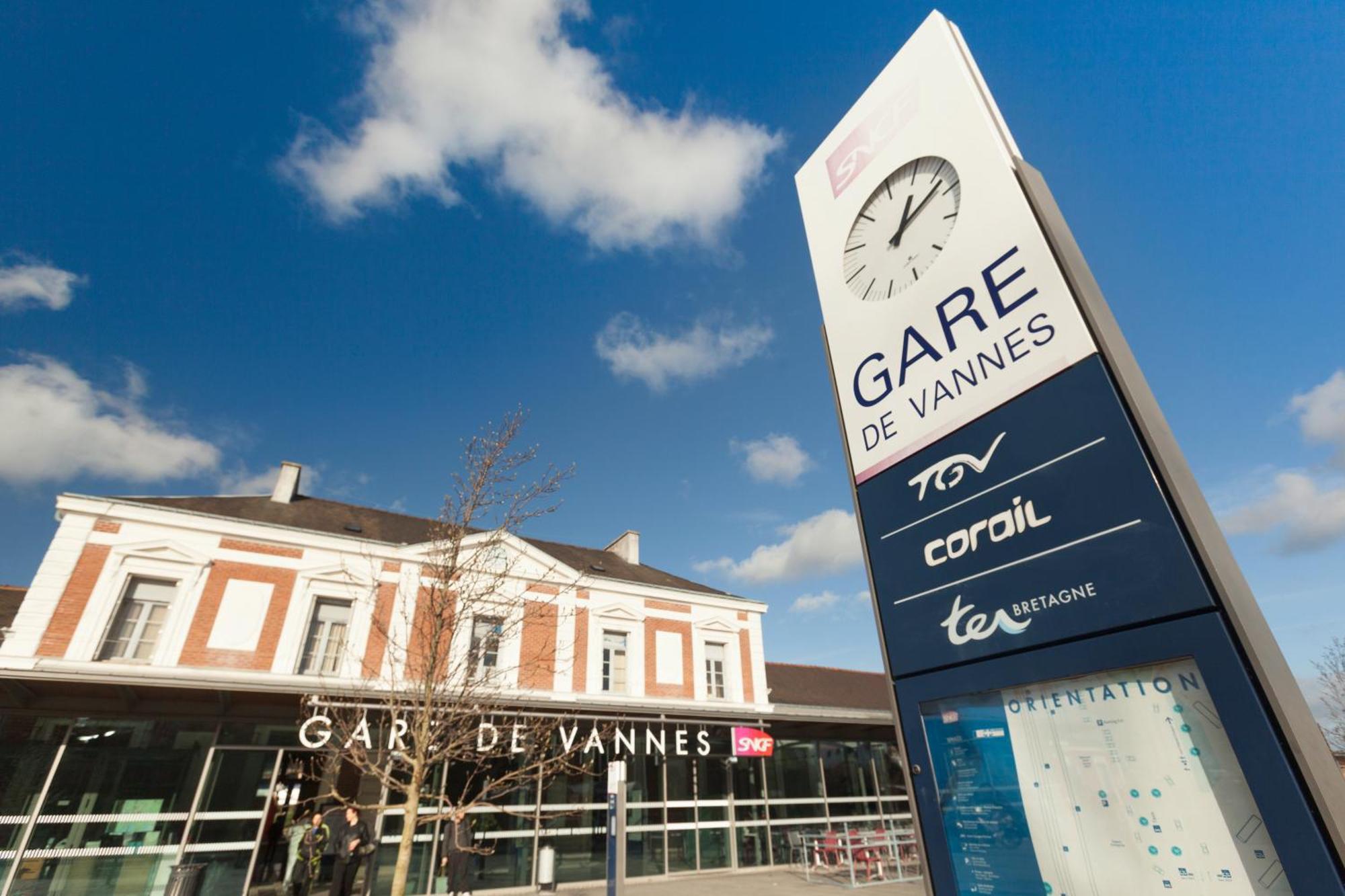 Ibis Styles Vannes Gare Centre Kültér fotó